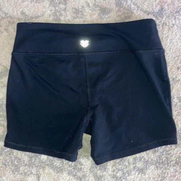 Workout shorts - Picture 8 of 11